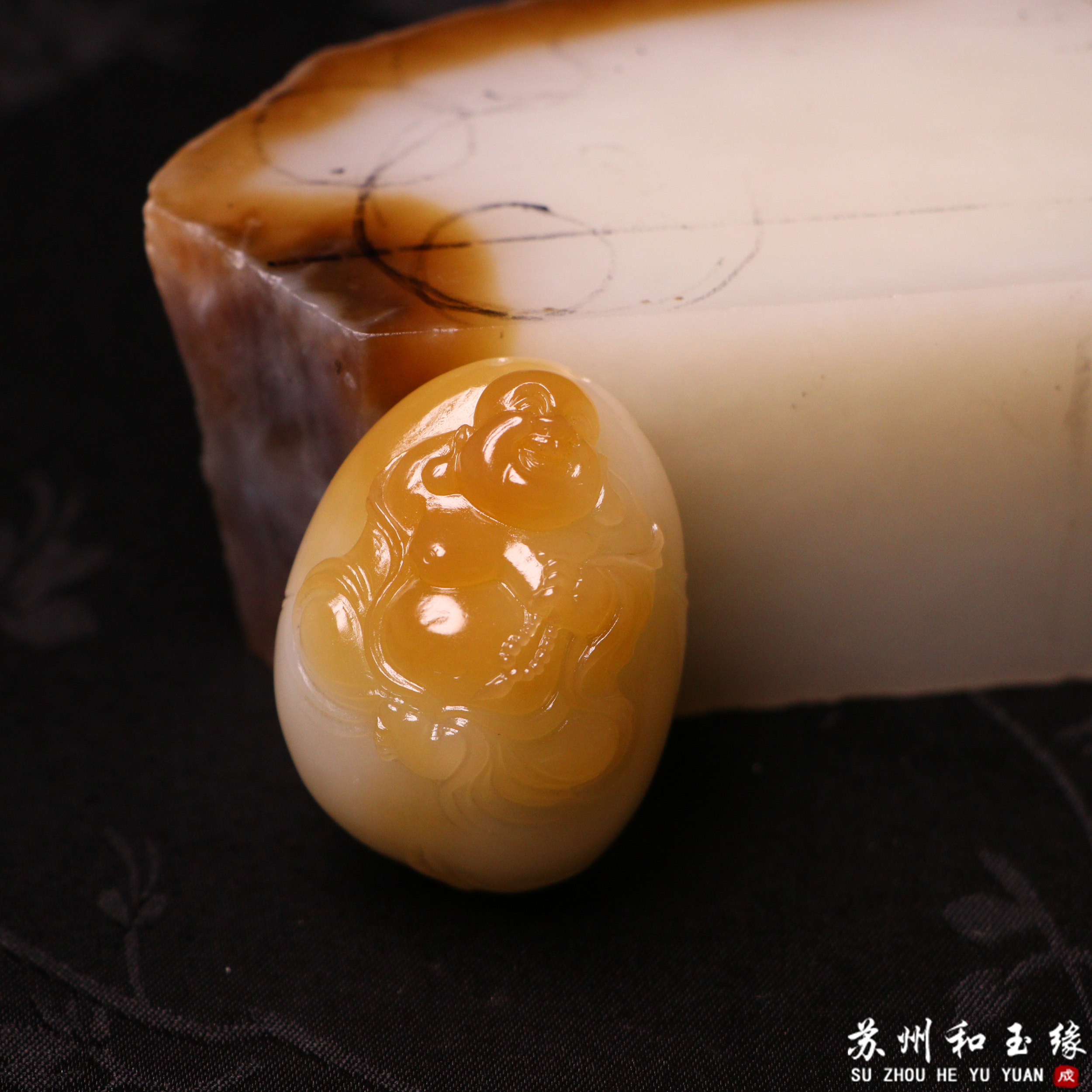 苏州和玉缘42.9克新疆和田玉且末金山糖白弥勒佛玉石挂件苏工工艺
