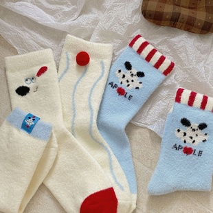 秋冬加厚可爱珊瑚绒保暖居家袜月子袜软糯小狗拼色可爱女款 中筒袜