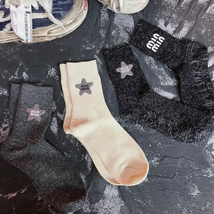 秋冬欧货miu风水钻星星不对称字母鸳鸯袜黑双针双路鲨鱼裤 中筒袜