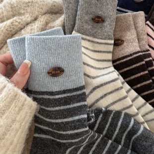 秋冬琥珀扣条纹羊毛加厚灰色保暖外穿ins风高筒搭配堆堆袜中筒袜