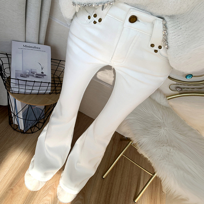 奶白色微喇牛仔裤女显腿长喇叭裤