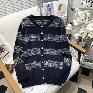 宽条纹圆领针织衫 胡子叔大码 新款 秋季 女胖mm宽松叠穿毛衣外套 女装