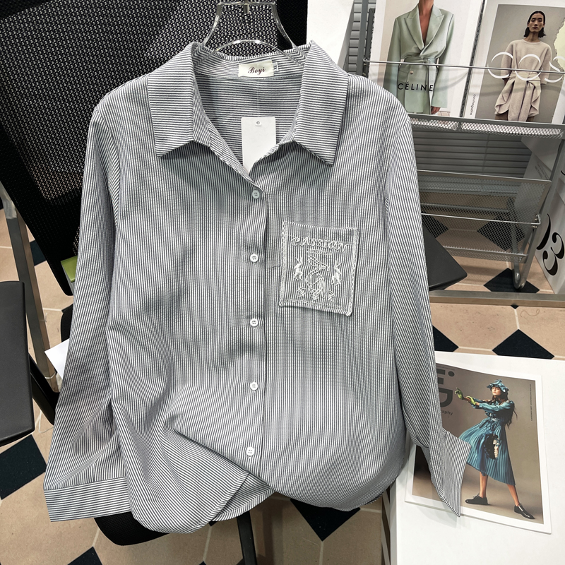 大码刺绣条纹衬衫女春秋新款胖mm