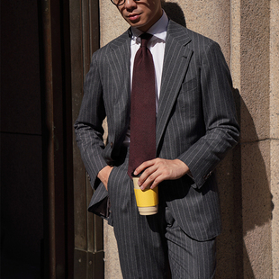 CM那不勒斯皇后意式深灰条纹羊毛法兰绒平驳领全麻衬西服套装240