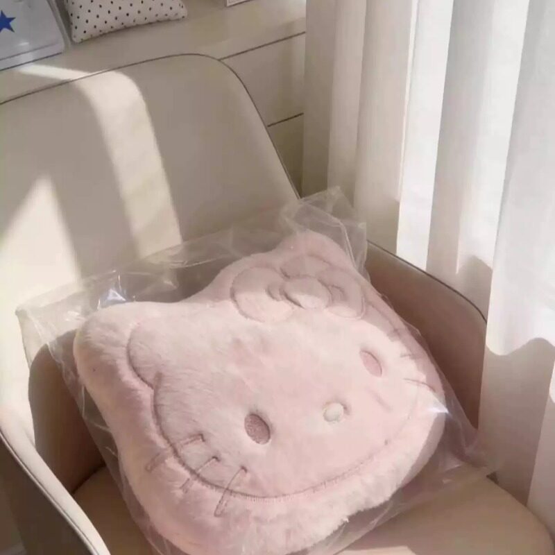 可爱猫咪抱枕毛绒靠垫办公室沙发
