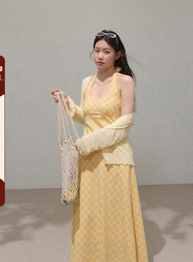 潘不卷大码女装黄色海边度假挂脖吊带连衣裙春海岛沙滩长裙子胖mm