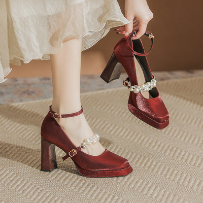 酒红色玛丽珍婚鞋缎面秀禾新娘鞋小个子7cm防水台粗跟高跟鞋女9cm
