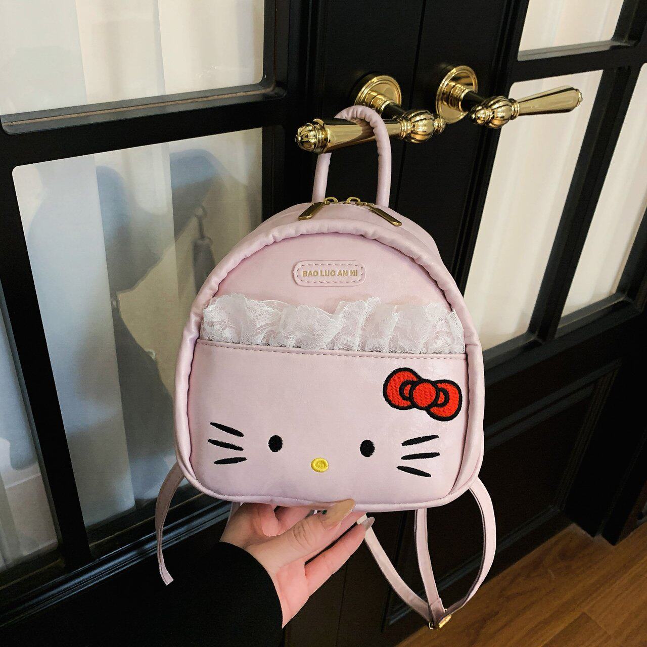 小猫咪新款出游双肩包女旅游轻便小型书包时尚百搭通勤夏季小背包