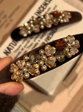 复古轻奢珍珠爱心植绒满钻边夹