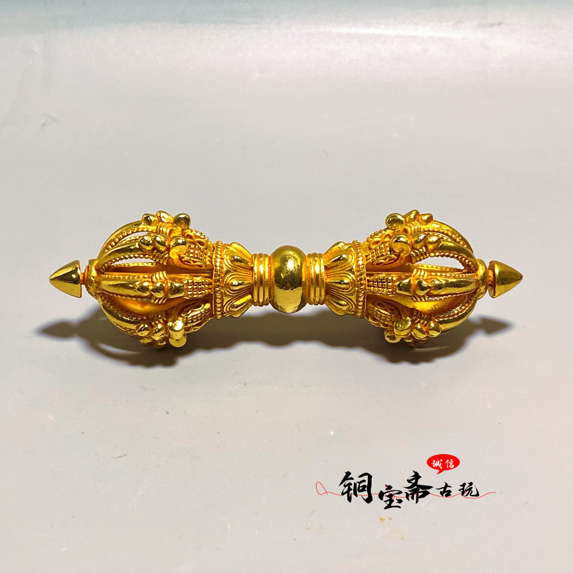 复古铜器镀金大号九股金刚杵手把件降魔杵宝杵尼泊尔藏传法器摆件