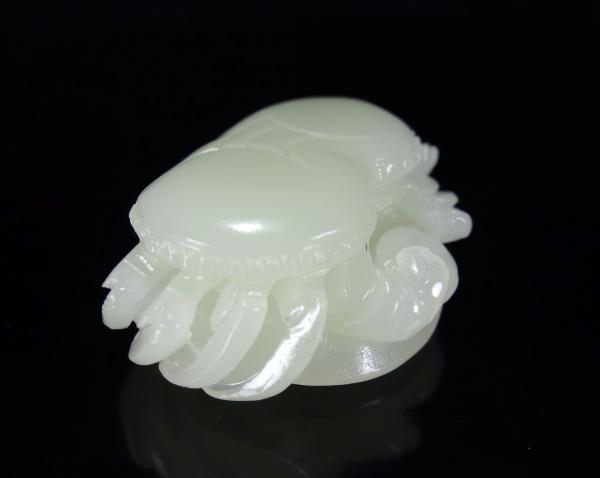 天然白玉精雕手玩件