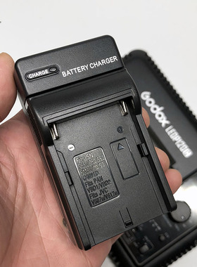 沣标 摄像灯F550 F750 F970电池P120CP260C LED308II 神牛 充电器