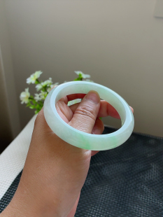 天然翡翠缅甸A貨59圈冰糯种水润飘绿宽边手镯尺寸58.9 8.9mm 11.4