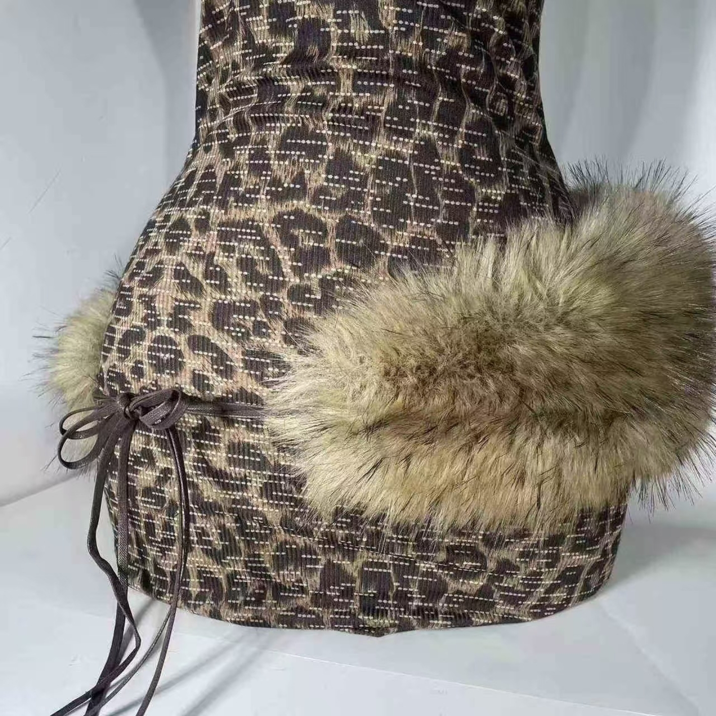 欧美ins个性小众时髦复古美式原宿辣妹仿貂毛绑带腰链腰带屁帘