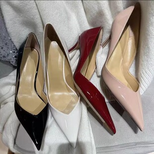 尖头v口裸色高跟鞋秋冬2026新款细跟名媛不累脚女鞋御姐性感单鞋