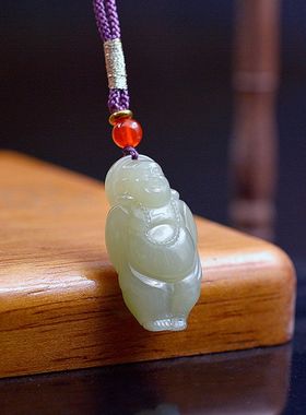精致青海料和田玉吉祥站佛吊坠