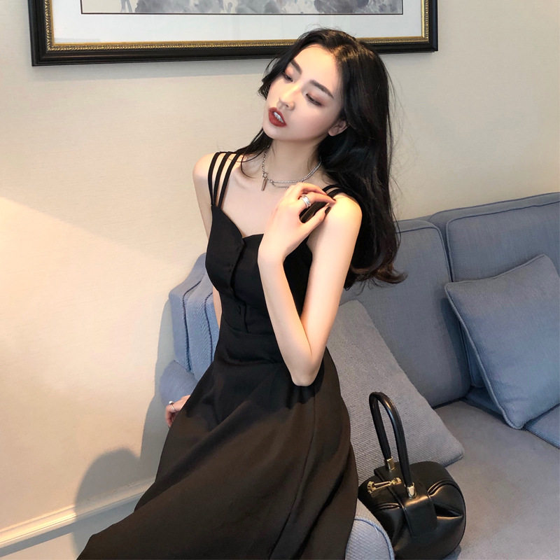 黑色吊带连衣裙夏款小黑裙露肩修身显瘦中长款连衣裙