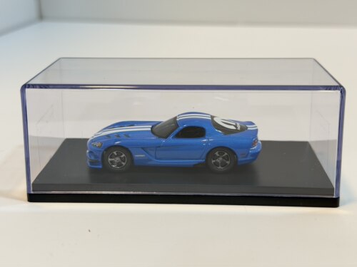Auto world 福特GT2017蓝白条纹 ，配展示合。包邮