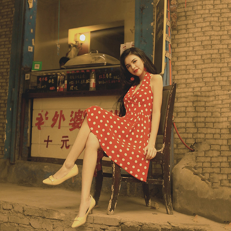 复古港风雪纺波点连衣裙