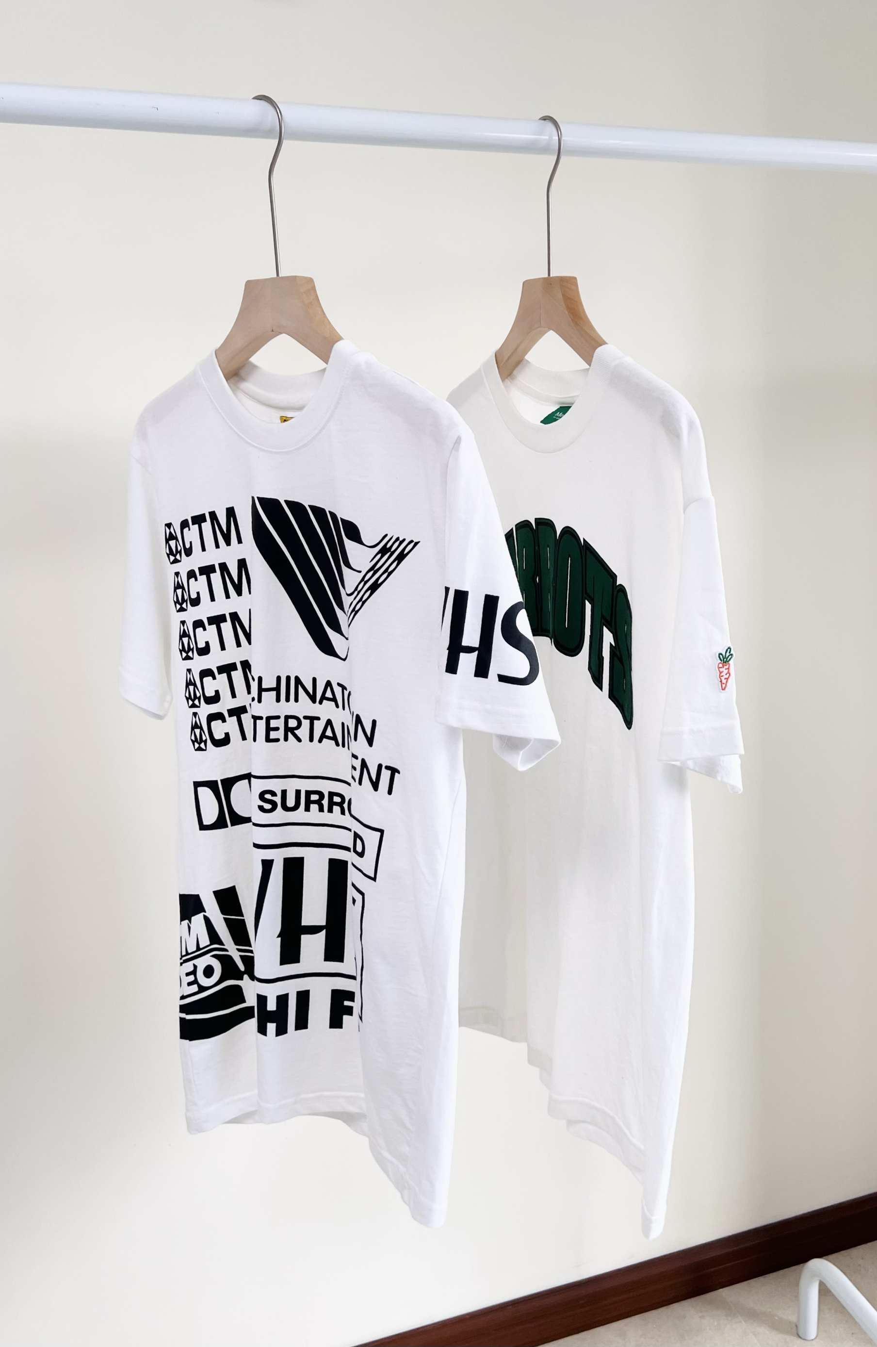 专柜折扣现货 carrots美式印花男女休闲T恤 2款