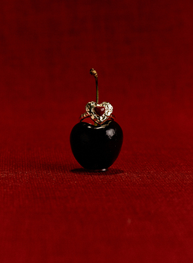 A Ray of Sunlight「Love」节日系列珐琅爱心戒指女红色新年圣诞