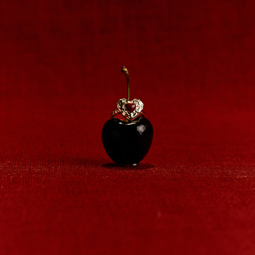 A Ray of Sunlight「Love」节日系列珐琅爱心戒指女红色新年圣诞