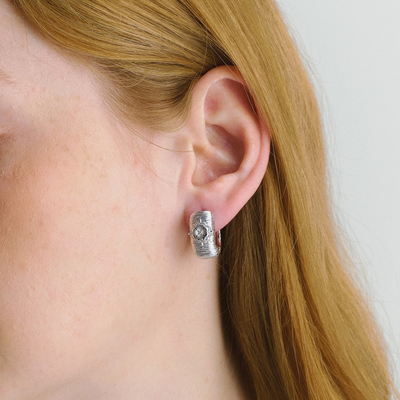 CINNLER“梦境浮菊”轻奢耳环女设计感小众气质方形拉丝工艺耳圈