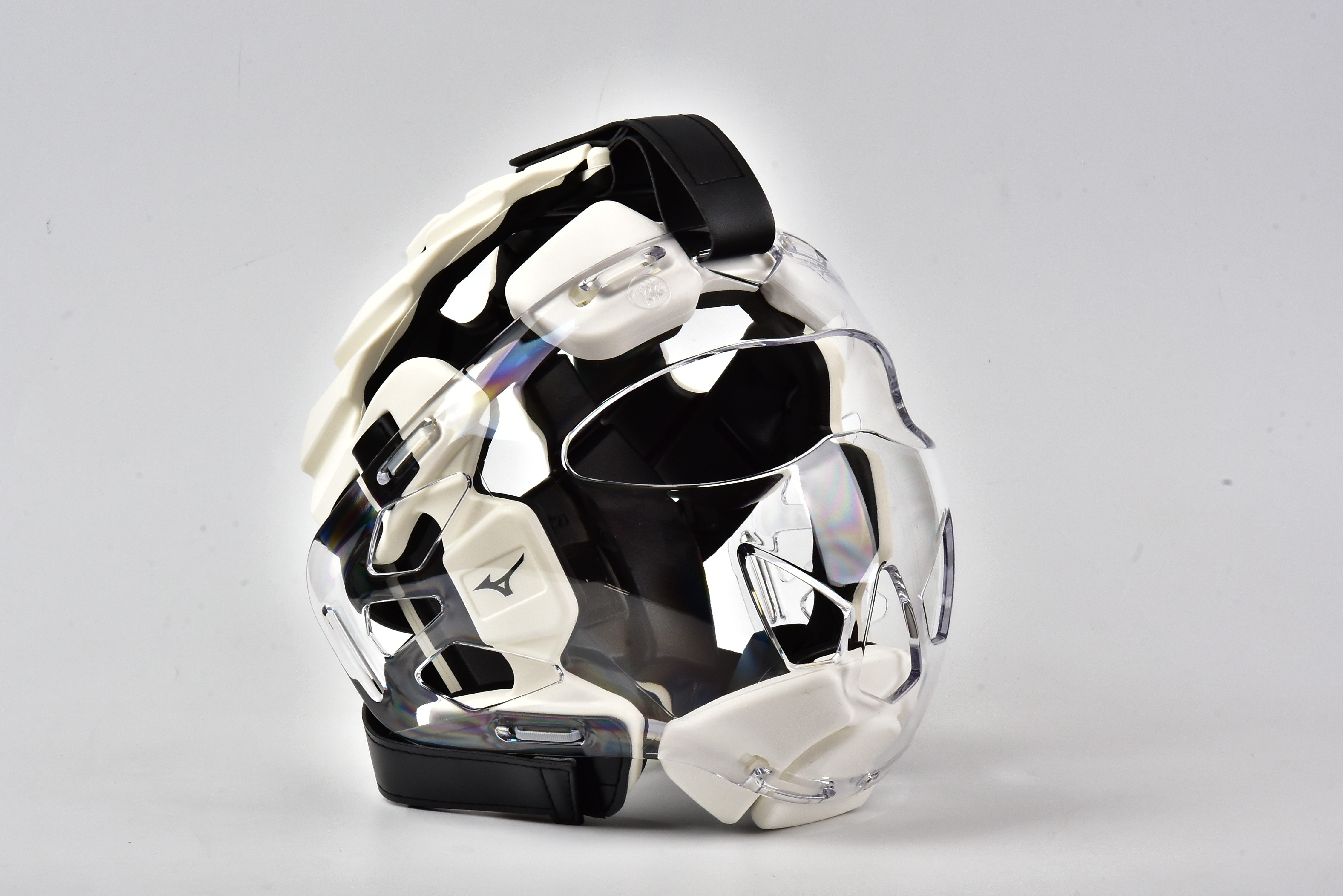 Mizuno's new helmet for teenagers, boxing, sanda, and head protection from the All Japan Karate Federation