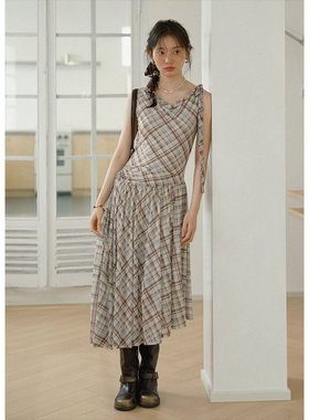 BLUEerror 透气网纱荡领格纹背心连衣裙女收腰法式无袖长裙夏季