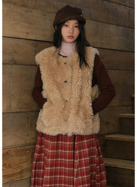 BLUEerror 皮毛一体加厚保暖毛绒马甲女叠穿马夹外套冬