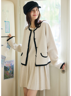 BLUEerror 撞色圆领短款软糯白色针织开衫女保暖羊毛慵懒毛衣冬季