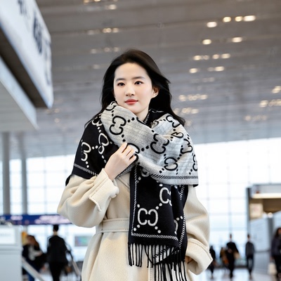 独特漂亮围巾披肩轻奢高级感
