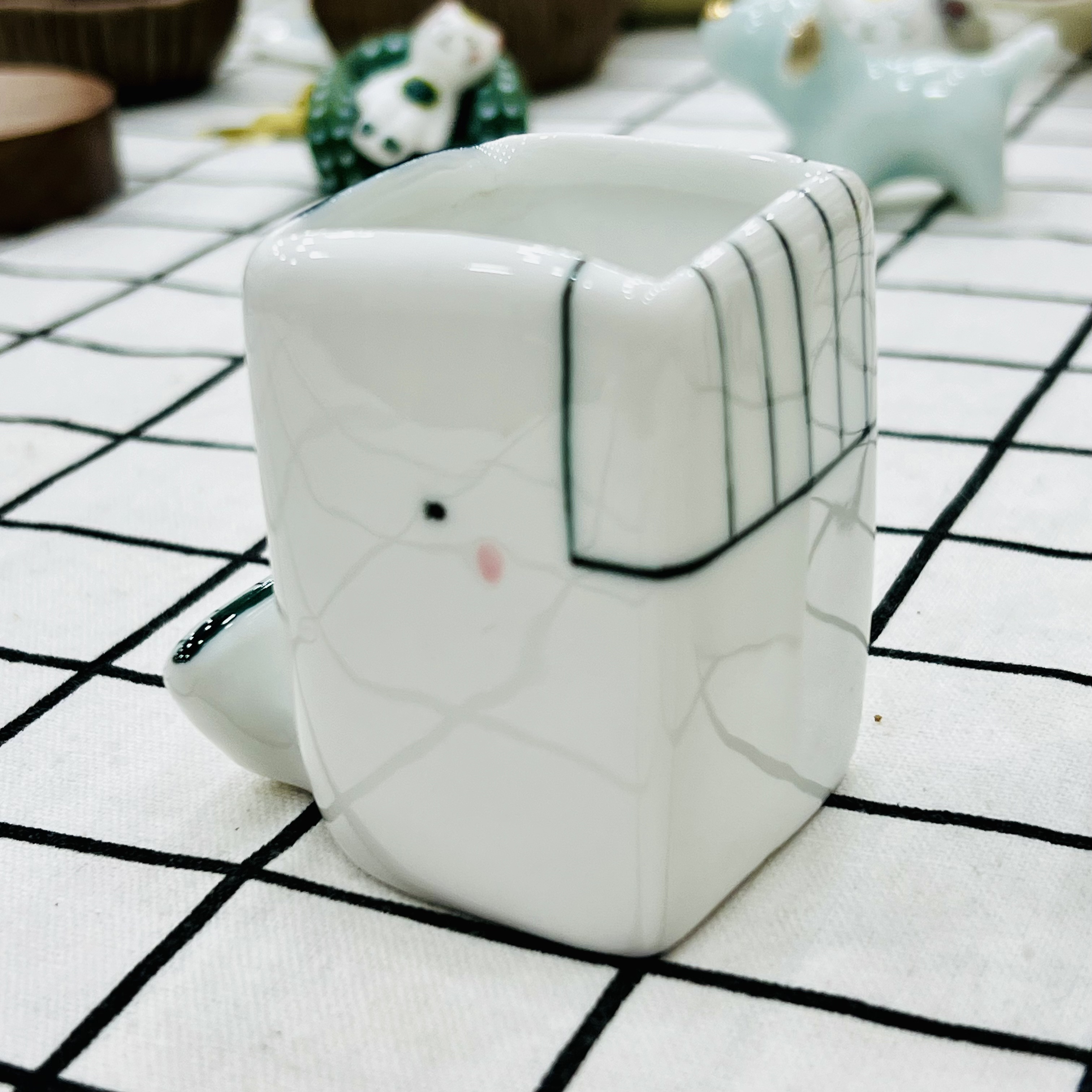 清仓景德镇高温瓷小鲸鱼花盆个性陶瓷花器