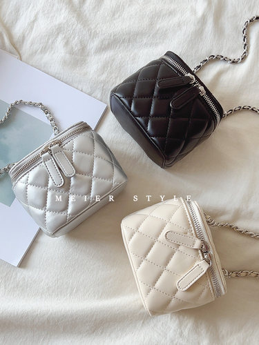 银色包包菱格链条包斜挎包口红包