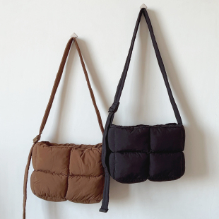 ins时尚 棉服包尼龙包休闲小方包夹棉包休闲单肩斜挎包豆腐包女包