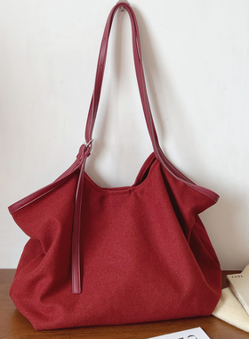 2025秋冬新款复古简约托特包毛呢腋下单肩包红色毛绒通勤包购物袋