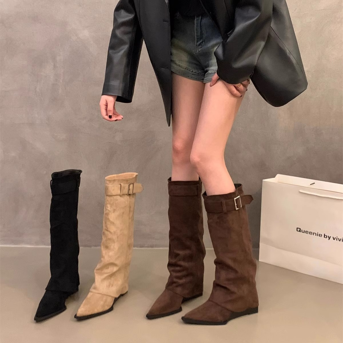 meichen/美晨坡跟高跟尖头绒面堆堆靴中筒骑士靴女鞋2025秋季瘦瘦