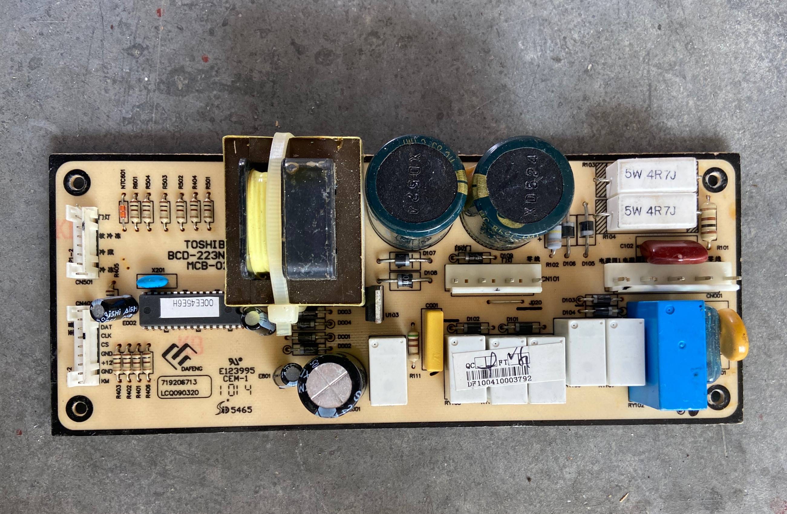 适用东芝冰箱电脑板TOSHBA GR-C223NQ3主板BCD-223NQ3C MCB-021询