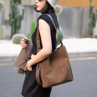 全新清仓特价高级感磨砂牛皮大容量单肩手提通勤水桶包真皮托特包