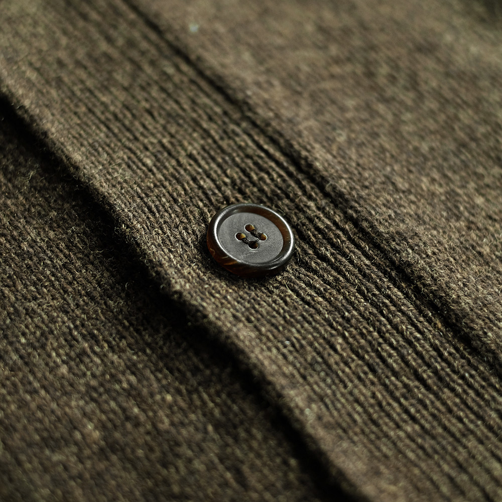 [ ] NVGS OLIVE GREEN PURE WOOL V-NECK THICK PIN CARDIGAN THICK STICK PIN SWEATER SIMPLE CASUAL RETRO