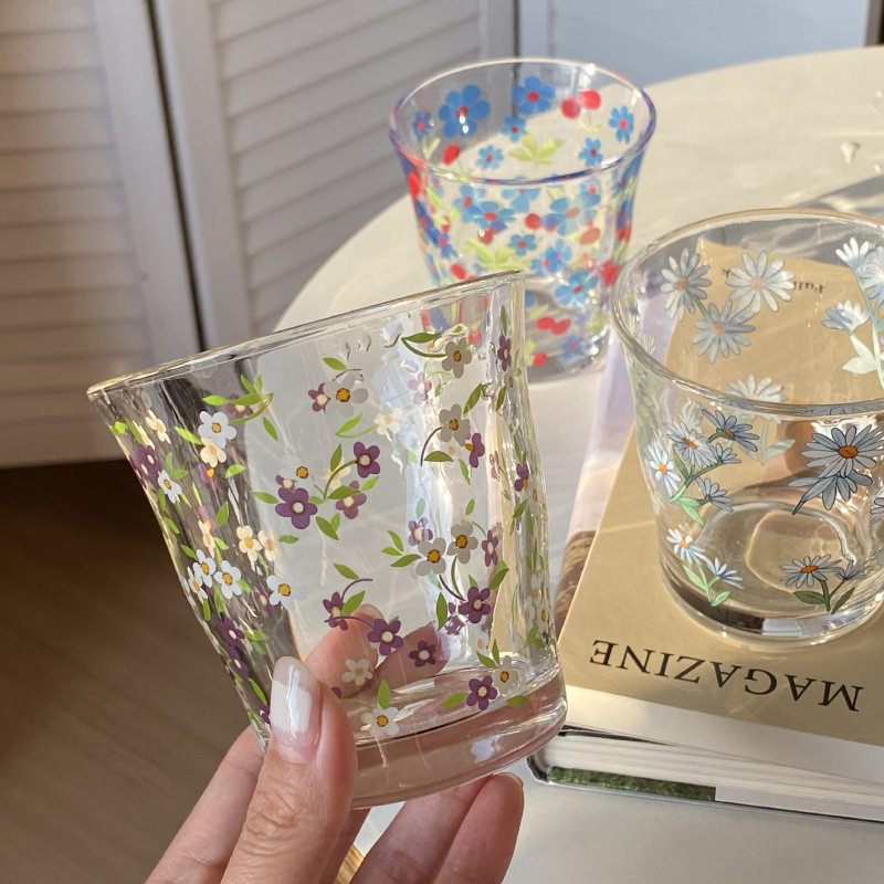 春ins复古不规则小花玻璃杯 手绘小雏菊花朵咖啡杯文艺繁花牛奶杯