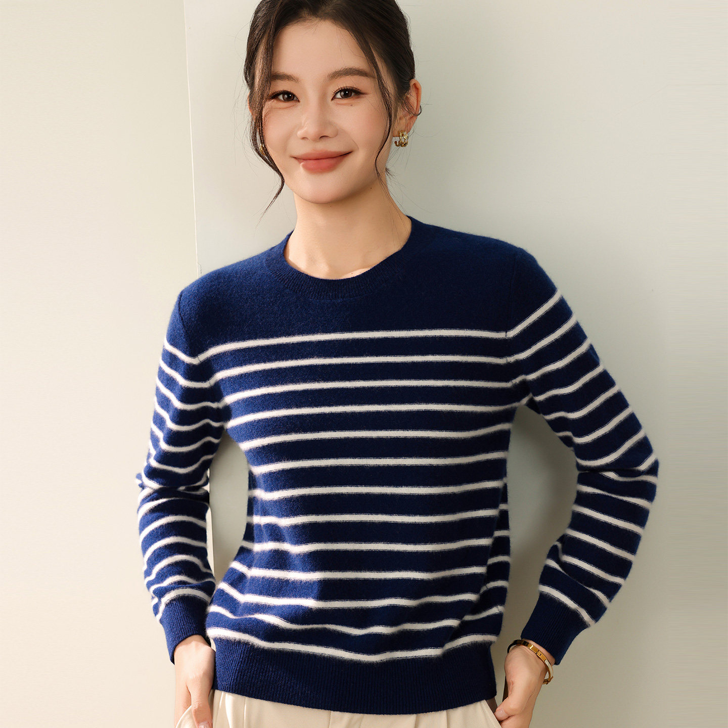 100%山羊绒女条纹海军风毛衣