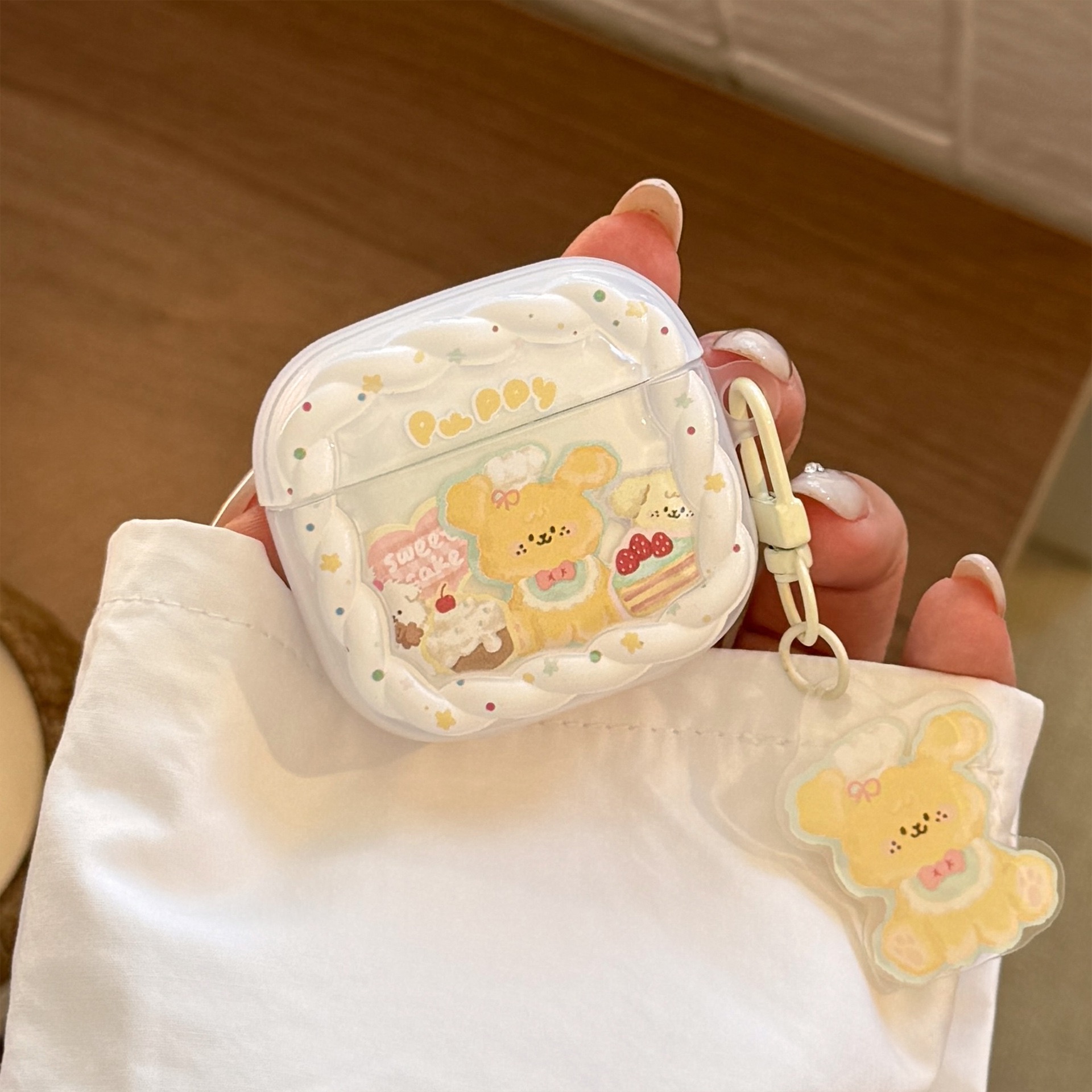 甜品小狗带挂件适用于苹果AirpodsPro2保护套1/2蓝牙耳机套3代磨砂4耳机壳新款