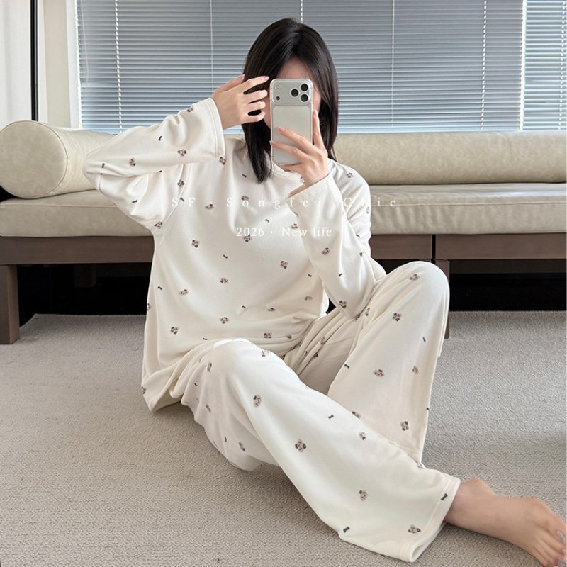 松霏3833秋季薄绒睡衣女圆领套头宽松保暖初冬亲肤绒家居服可外穿