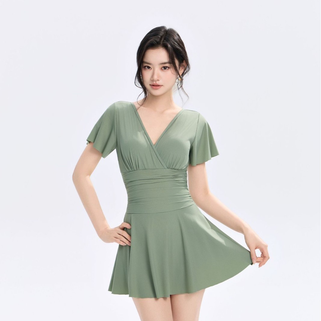 采菲大码游泳衣女士夏保守连体裙式微胖mm遮肚显瘦学生运动游泳装