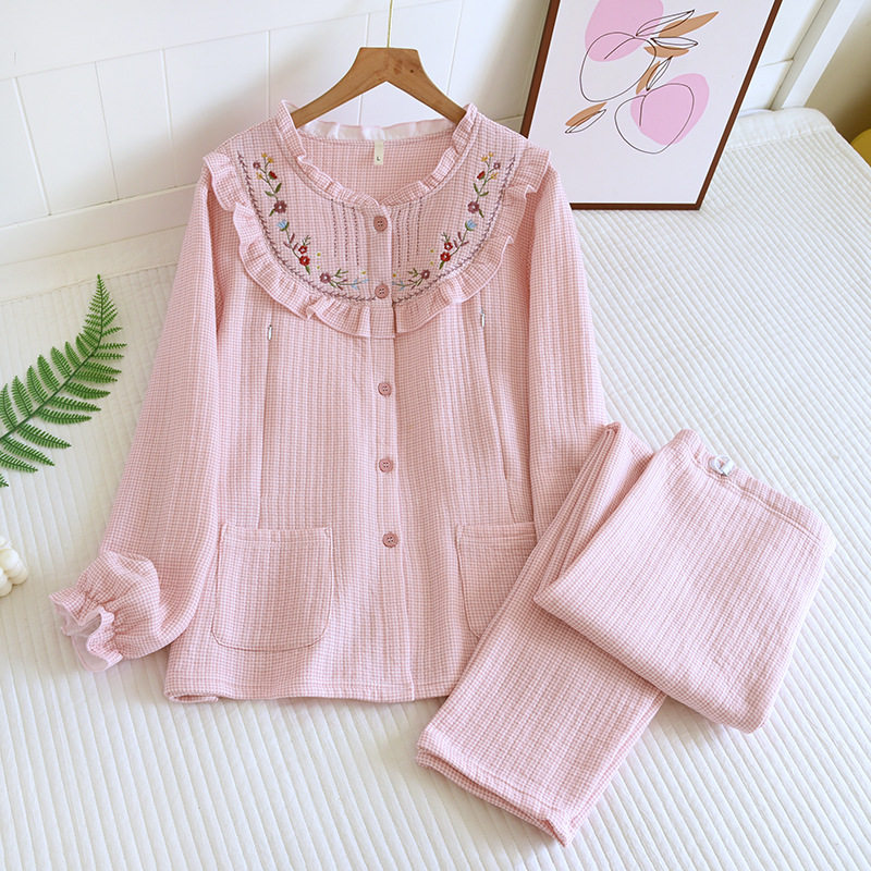 韩版刺绣蕾丝衣领秋冬空气棉月子服纯棉夹棉保暖宽松孕妇哺乳衣