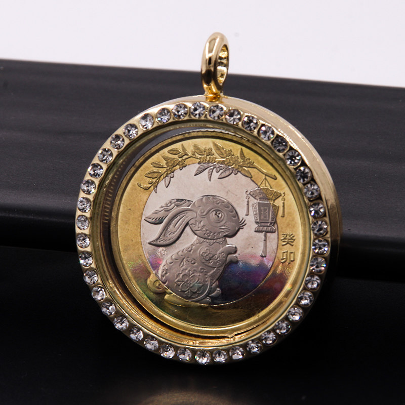 兔纪念币吊坠透明玻璃金属嘎乌盒