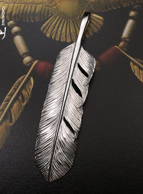 高桥吾郎菊地健羽毛吊坠