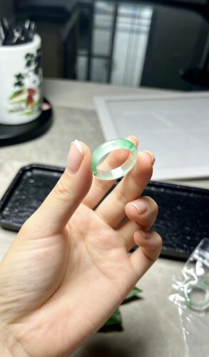 天然非洲翠冰飘绿花戒指，圈口女款玉石指环
