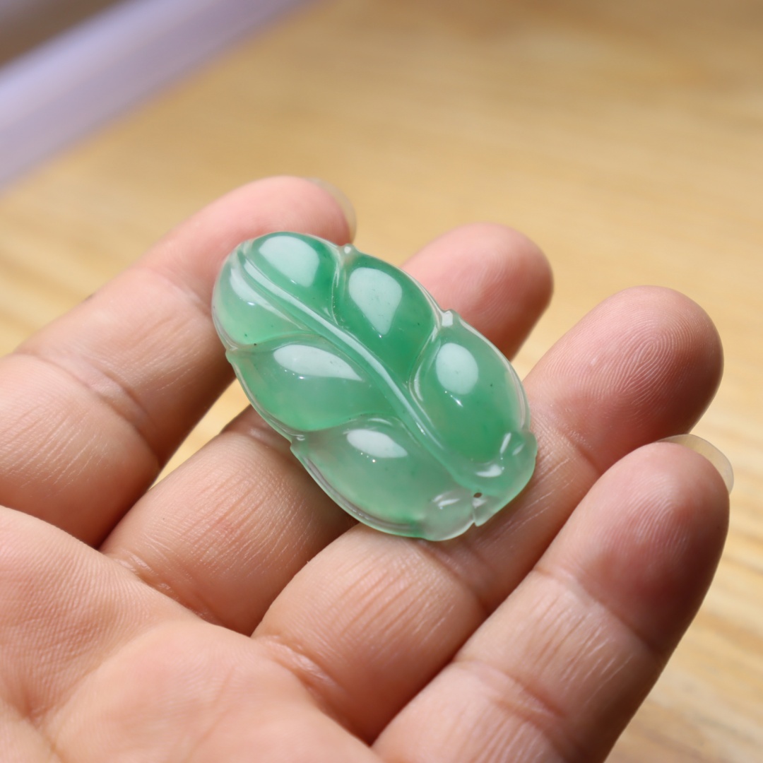 纯天然非洲翠飘花冰种飘绿叶子吊坠挂件小清新唯美女款手链时尚